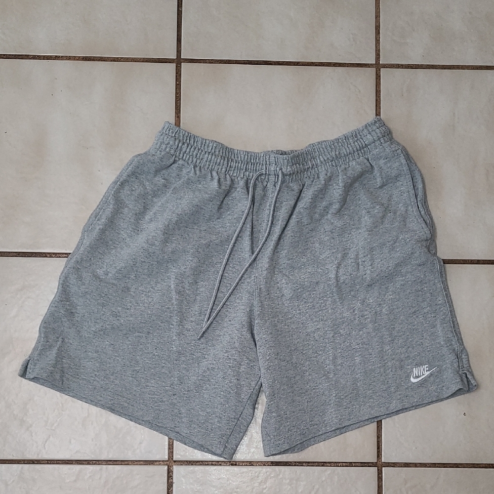 Nike Men's Gray Shorts